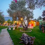 Olive Farm Of (adults Only) ホテル